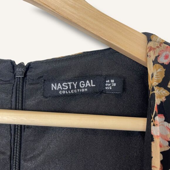 Nasty Gal Nothing Bud Love Button Front Floral Mini Dress - Picture 10 of 10